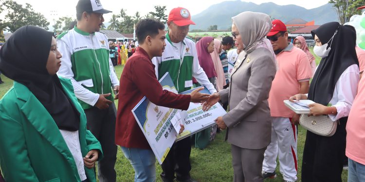 Baznas Bone Bolango Salurkan Beasiswa Program BBC Senilai Rp69 Juta