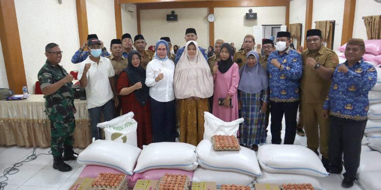 Pemkab Bone Bolango Salurkan Bantuan Kios Pangan Untuk 80 Kios di Lima Kecamatan