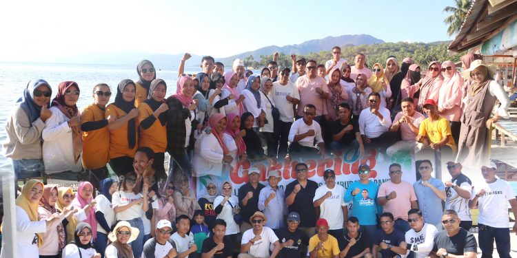 Asisten I Resmi Bubarkan Panitia Turnament Volly Ball Black Gold Suwawa Timur Cup 2023