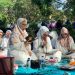 Plt Bupati Merlan S. Uloli saat membaca ayat suci Al-Quran pada doa dan khatam Quran menyambut pergantian tahun 2023-2024 dilingkungan Pemerintah Kabupaten Bone Bolango, Jumat (29/12/2023). (F.Amalia/Diskominfo)