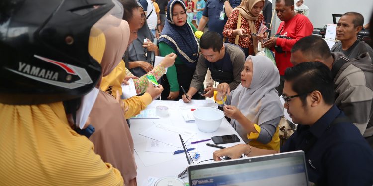 Ratusan Pedagang dan Pengunjung Pasar Sentral di Gorontalo Antusias Daftar Jadi Peserta BPJS Ketenagakerjaan