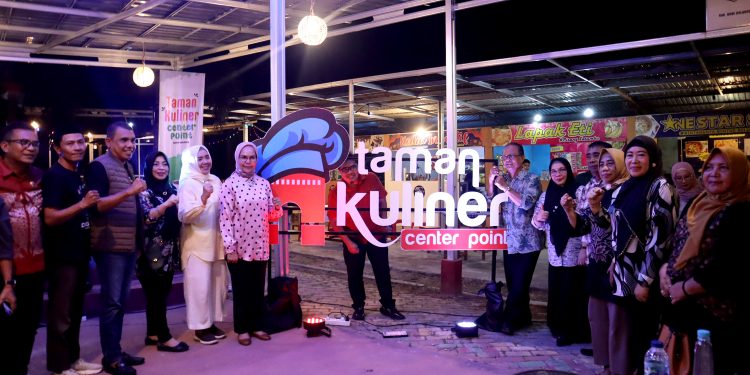 Merlan Resmikan Taman Kuliner Center Point Bone Bolango