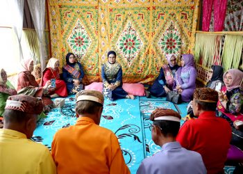 Pasca Dilantik Sebagai Bupati Definitif, Merlan Uloli Jalani Prosesi Upacara Adat Molo’opu