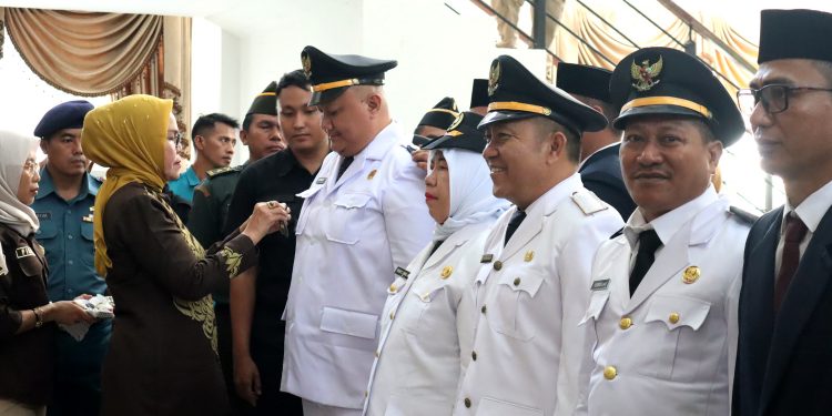 Hadiah Bupati Merlan Uloli Untuk Pahlawan Nani Wartabone, Cicitnya Diangkat Jadi Camat Suwawa Selatan