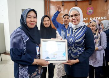 Diskominfo Bone Bolango Raih Penghargaan OPD Aktif dan Rutin di Media Sosial