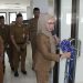 Plt Bupati Merlan S. Uloli saat meresmikan posko pelayanan dokumen masyarakat miskin di MPP, Senin (2/1/2024)
