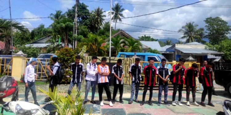 Nongkrong Saat Jam Belajar, Belasan Pelajar SMK Terjaring Razia Satpol PP Bone Bolango
