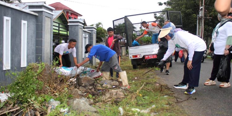 Bupati Merlan Tegaskan Kebersihan Lingkungan Harus Digaungkan Ditengah Masyarakat