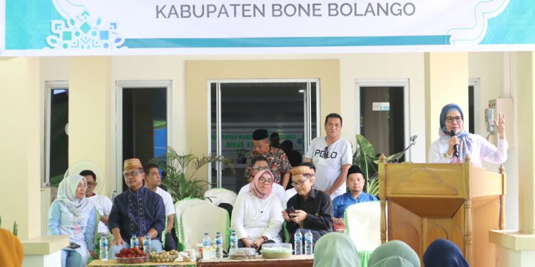 Merlan Tekankan Nakes Bone Bolango Harus Punya Jiwa Empati Layani Warga