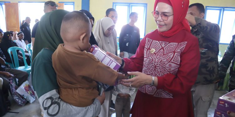 Fokus Penurunan Stunting, Bupati Merlan Perintahkan Bidan Desa Diberdayakan