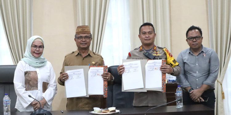 Bupati Serahkan Kendaraan Operasional Pinjam Pakai ke Polres Bone Bolango