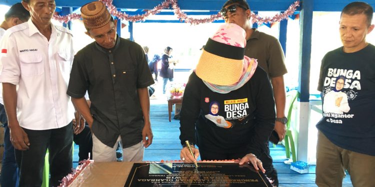 Bupati Merlan Respon Keluhan Warga Suwawa Tengah Terkait Besarnya Sewa Alat Pertanian