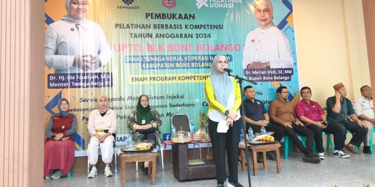 Bupati Dorong Lulusan Pelatihan Berbasis Kompetensi Dapat Berkompetisi Dalam Dunia Kerja