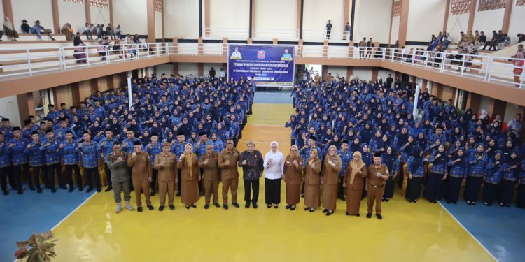 Resmi Dilantik, Bupati Merlan Sebut 366 PPPK Bone Bolango Orang Beruntung