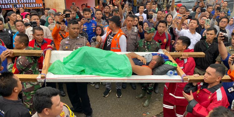 Batalkan Rangkaian Agenda Luar Daerah, Bupati Merlan Memilih Pulang Lebih Awal Untuk Memantau Langsung Proses Evakuasi Korban Longsor Tambang di Suwawa Timur