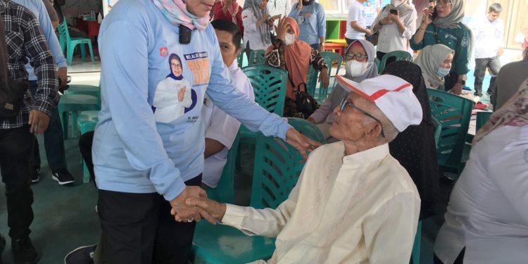 Bupati Merlan Respon Keluhan Warga Suwawa Tengah Terkait Besarnya Sewa Alat Pertanian