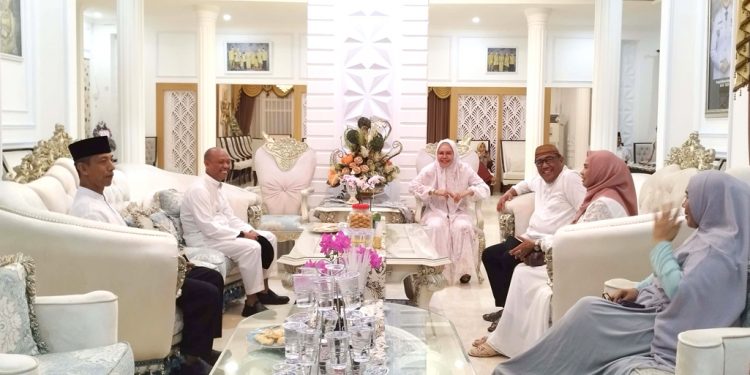 Bupati Merlan Kenalkan Pejabat Bone Bolango ke Dandim 1304 Gorontalo