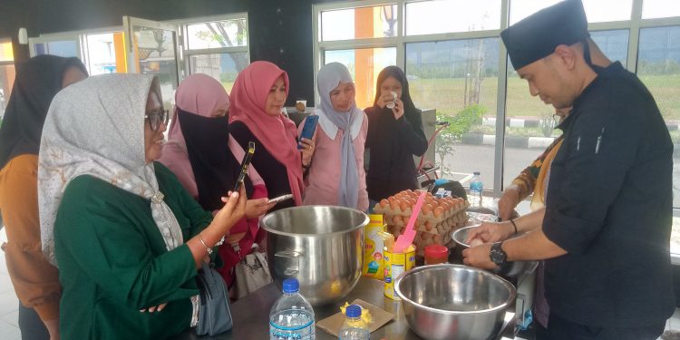 Bupati Merlan Dorong UMKM di Bone Bolango Manfaatkan Platform Online Untuk Pemasaran