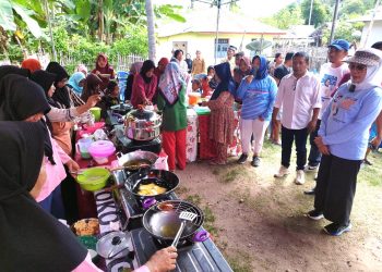 Bunga Desa di Kabila Bone, Bupati Merlan Uloli Disambut Aksi Demostrasi Emak-Emak dari Dusun Waolo