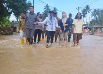 Gerak Cepat Bupati Merlan Uloli Tangani Korban Terdampak Banjir di Bilungala