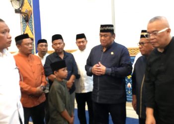 Rachmat Gobel Santuni Korban Banjir dan Longsor di Bone Bolango