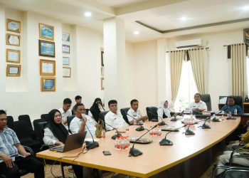 Kegiatan Asistensi dan Pendampingan Proyeksi Monev Keterbukaan Informasi Publik tahun 2025 oleh Komisi Informasi Daerah di Ruang Rapat Bupati Bone Bolango, Rabu (18/12/2024). (Foto Onal/Prokopim)