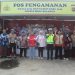 Bupati Merlan S. Uloli didampingi Pj Sekda Bone Bolango, Reflin Buata dan para Pimpinan OPD saat melakukan pemantauan Pos Pengamanan Natal dan Tahun Baru 2025 yang ada di wilayah Bone Bolango, Jumat (27/12/2024). (Foto Yudi/Prokopim)