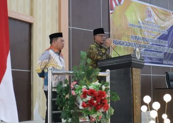 Bupati Bone Bolango Terpilih periode 2025-2030, Ismet Mile saat memberikan sambutan pada Rapat Paripurna DPRD Bone Bolango dalam rangka Pengumuman Usulan Pemberhentian Bupati Bone Bolango. (Foto Sandi/Diskominfo)