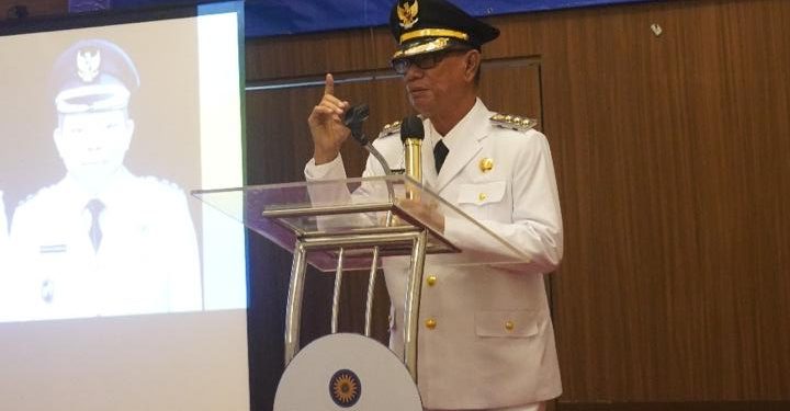 Bupati Bone Bolango, Ismet Mile saat berpidato pertama kali dihadapan jajaran Pemerintah Kabupaten Bone Bolango pada kegiatan Serah Terima Jabatan di The Acacia Hotel Jakarta, Kamis (20/2/2025). (Foto M. Taufik Asnawi/Diskominfo)