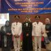 Bupati dan Wakil Bupati Bone Bolango periode 2025-2030, Ismet Mile-Risman Tolingguhu saat foto bersama dengan usai prosesi serah terima jabatan dari Bupati Bone Bolango sebelumnya, Merlan S. Uloli di The Acacia Hotel Jakarta, Kamis (20/2/2025). (Foto M. Taufik Asnawi/Diskominfo)