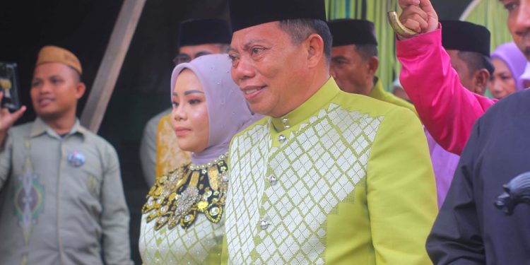 Wabup Risman Tolingguhu Jalani Prosesi Adat Moloopu