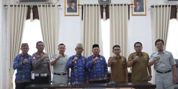 Bupati Ismet Mile Tegaskan Pentingnya Koordinasi Untuk Meningkatkan Pendapatan Pajak Daerah