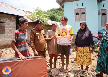 Gerak Cepat Pemkab Bone Bolango, Wabup Risman Tinjau Lokasi Terdampak Banjir dan Beri Bantuan