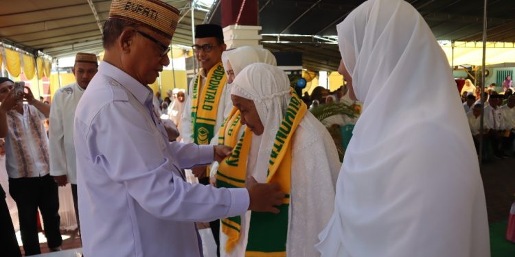 Bupati Ismet Pesan JCH Bone Bolango Fokus Ibadah Selama di Tanah Suci