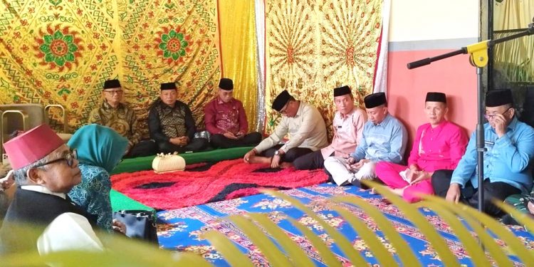 Jalani Adat Mopotilolo di Suwawa Tengah, IRIS Tekankan Kesejahteraan Masyarakat