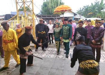 Jalani Prosesi Adat Mopotilolo, Sekda Iwan Mustapa Mohon Doa dan Dukungan