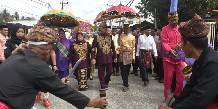 Bupati Ismet Sebut Adat Mopotilolo Kegiatan Bernuansa Agamis, Harus Dijaga Kehormatannya