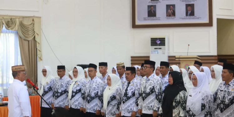 Bupati Ismet Mile Tegaskan PGRI Mitra Kerja Strategis Pemerintah Dalam Mencerdaskan Anak Bangsa