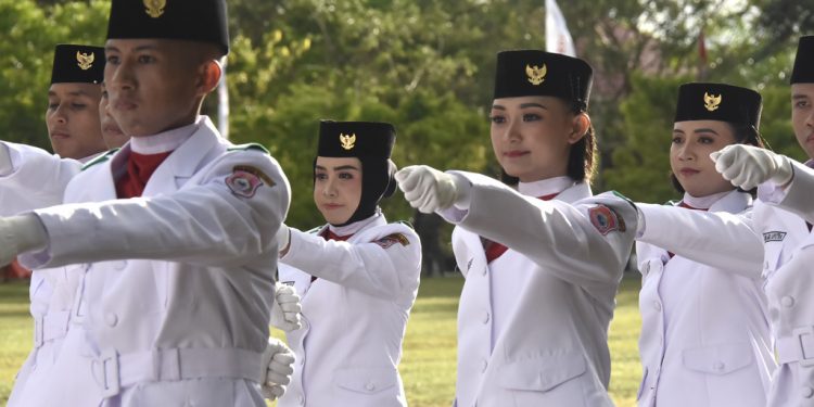 Jejak Kecil Ayhra dan Sang Saka di Tiang Tertinggi Kemerdekaan