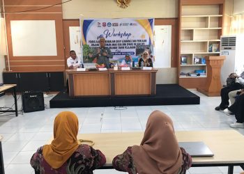 Bupati Ismet Mile saat memberikan sambutan sekaligus membuka kegiatan Workshop Pembelajaran Mendalam (Deep Learning) dan Penilaian Jenjang Pendidikan Anak Usia Dini (PAUD) KB dan SPS se-Kabupaten Bone Bolango Tahun Pelajaran 2025-2026 di Ruang Tilango 2 BPMP Provinsi Gorontalo, Jumat (1/8/2025). (F.Indra/Diskominfo)
