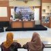 Bupati Ismet Mile saat memberikan sambutan sekaligus membuka kegiatan Workshop Pembelajaran Mendalam (Deep Learning) dan Penilaian Jenjang Pendidikan Anak Usia Dini (PAUD) KB dan SPS se-Kabupaten Bone Bolango Tahun Pelajaran 2025-2026 di Ruang Tilango 2 BPMP Provinsi Gorontalo, Jumat (1/8/2025). (F.Indra/Diskominfo)