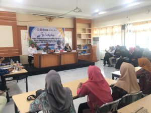 Bunda PAUD Bone Bolango, Ruwaida Mile saat memberikan arahan pada kegiatan Workshop Pembelajaran Mendalam (Deep Learning) dan Penilaian Jenjang Pendidikan Anak Usia Dini (PAUD) KB dan SPS se-Kabupaten Bone Bolango Tahun Pelajaran 2025-2026 di Ruang Tilango 2 BPMP Provinsi Gorontalo, Jumat (1/8/2025). (F.Indra/Diskominfo)