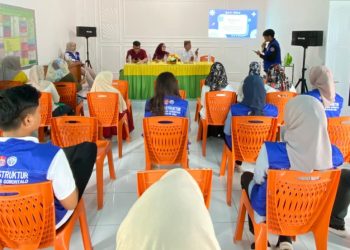 Mahasiswa KKN Tematik Infrastruktur Universitas Negeri Gorontalo melaksanakan Focus Group Discussionyang bertempat di Kantor Desa Toto Selatan, Kecamatan Kabila, Rabu (20/8/2025). (F.Istimewa)