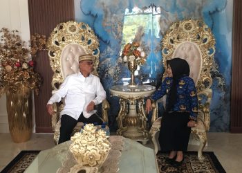 Bupati Bone Bolango, Ismet Mile, menerima kunjungan silaturahmi Wakil Gubernur Gorontalo, Idah Syahidah Rusli Habibie, di Bandayo Rumah Dinas Bupati, Rabu (27/6./2025). (F. Indra/Diskominfo)