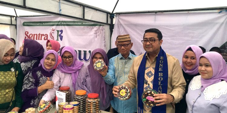 Tanggilingo Jadi Desa Kreatif Nasional, Menekraf Soroti Potensi Kue Karawo