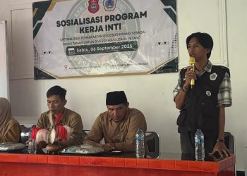 Mahasiswa KKN Tematik UNG saat melakukan sosialisasi kepada masyarakat, Sabtu (6/9/2025)