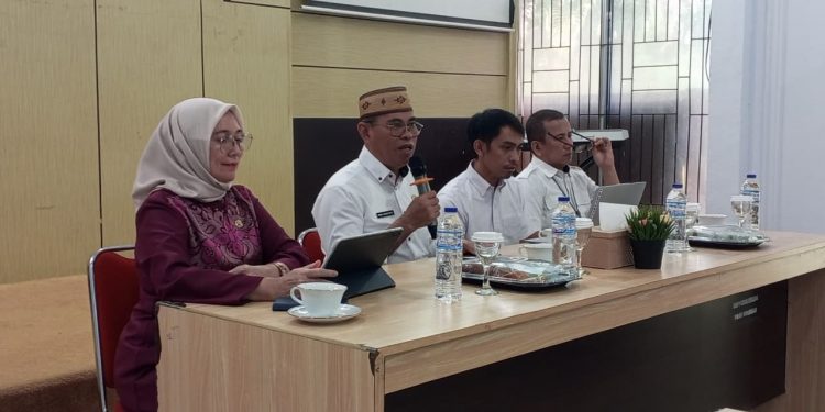 Sekretaris Daerah Bone Bolango, Iwan Mustapa, menerima kunjungan rombongan Tim Survey ICP di Aula Kantor Bappeda, Kamis (18/9/2025). (F.Fauzi/Diskominfo)