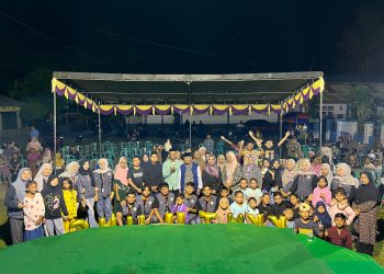 Mahasiswa Kuliah Kerja Nyata (KKN) Tematik II Universitas Negeri Gorontalo (UNG) bersama masyarakat setempat menggelar acara penutupan bertajuk Mewarnai Desa dengan Semarak Kegiatan Bersama.