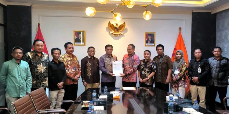 Dukung Demokrasi Berkualitas di Bone Bolango, Pemda Hibahkan Barang Milik Daerah ke Bawaslu