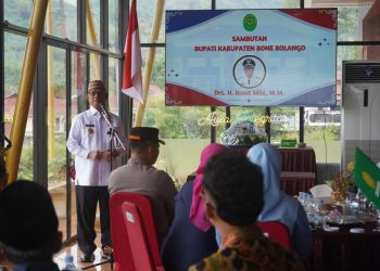 Bupati Bone Bolango, Ismet Mile, menghadiri perayaan Hari Ulang Tahun (HUT) ke-7 Pengadilan Agama Suwawa yang digelar di Aula Integritas Pengadilan Agama Suwawa, Jumat (24/10/2025).